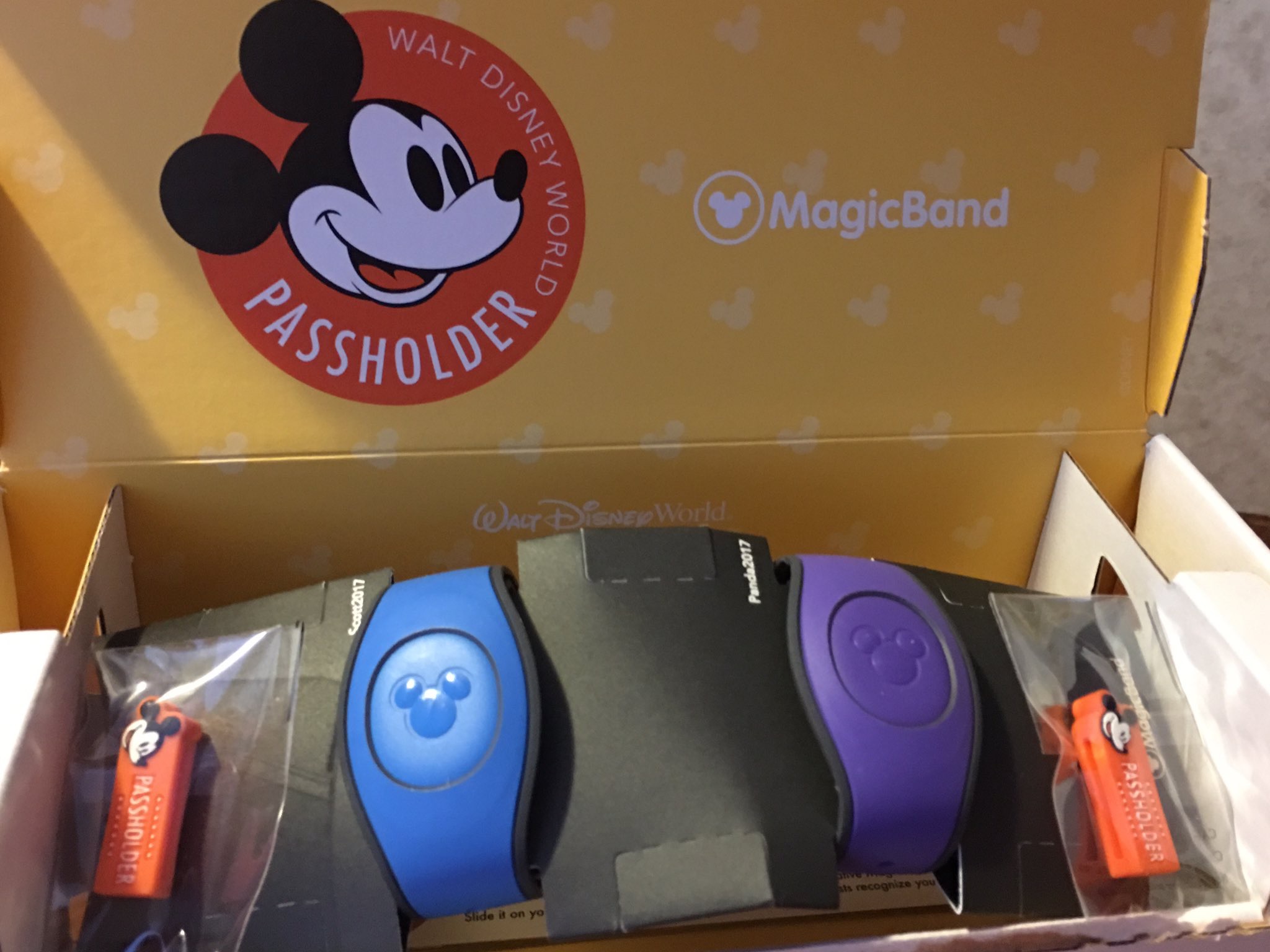 MagicBand 2 bands arriving for Annual Passholders in new box – Disney MagicBand ...2048 x 1536