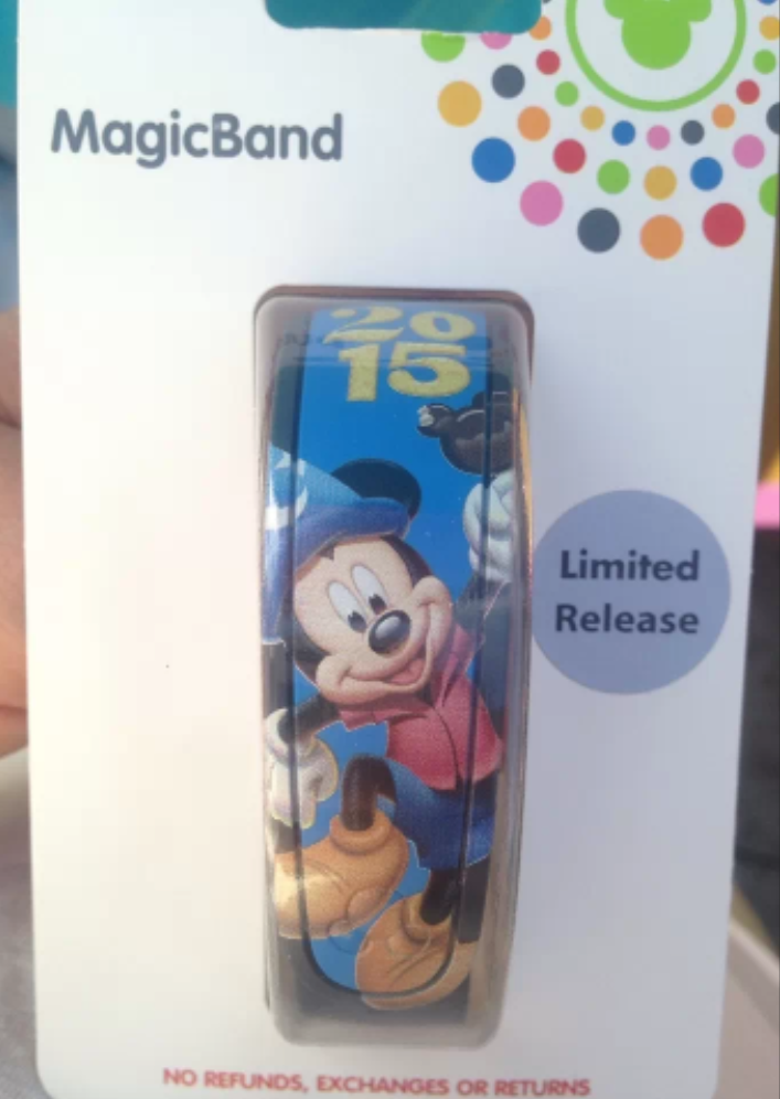 2015 New Years MagicBand appears in NEW packaging!