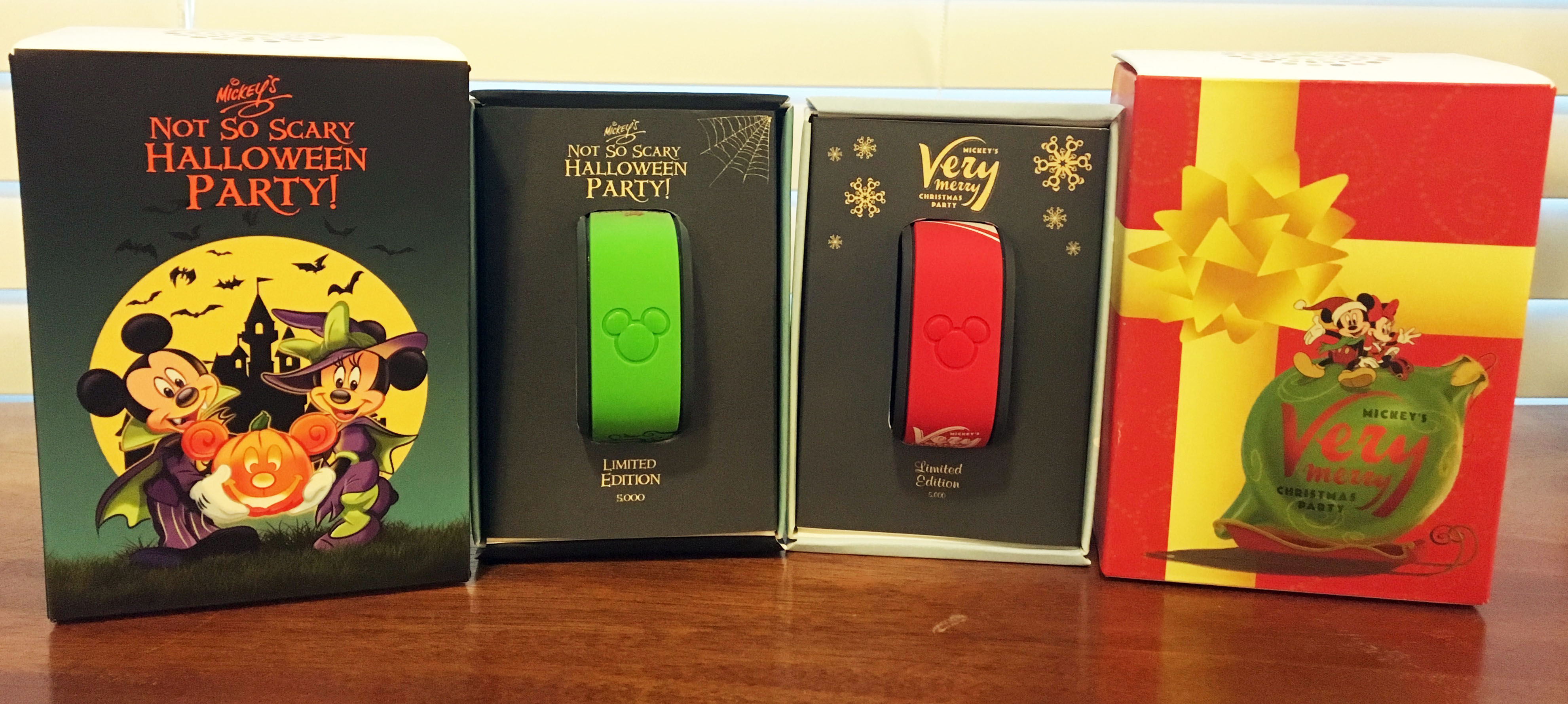 Contest: Win a rare 2014 “Link-It Later” Halloween or Christmas LE MagicBand!