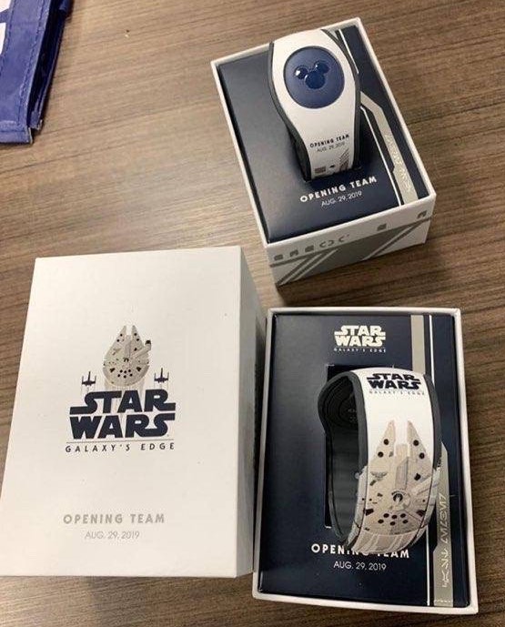 Star Wars: Galaxy’s Edge Opening Team received special boxed MagicBand gift